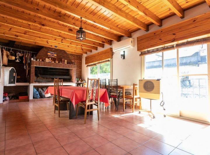 CASA DE 5 AMBIENTES EN VENTA EN ALMAGRO C/ COCHERA 1