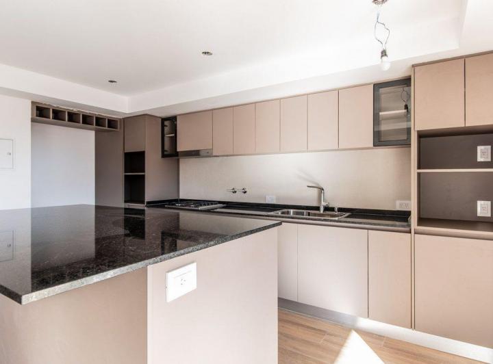 VENTA PISO DPTO. 4 AMBIENTES - FLORES - COCHERA 3
