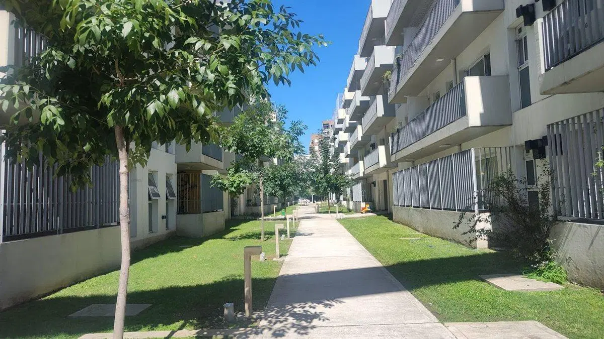 3 AMB BARRACAS FRENTE PARQUE LEZAMA C/COCHERA 4