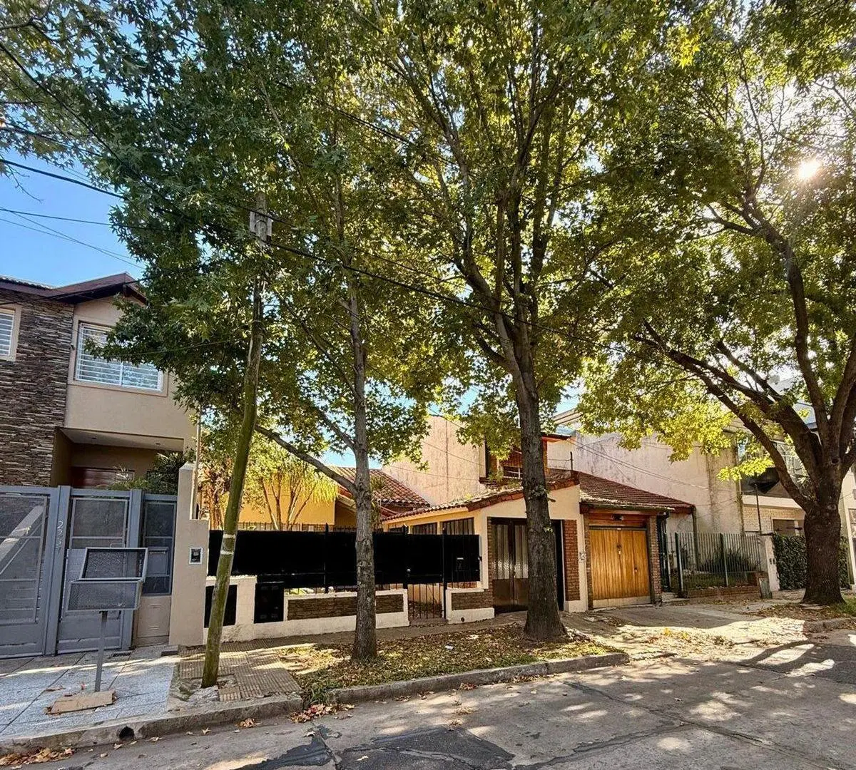 Venta de casa multifamiliar en Olivos 2