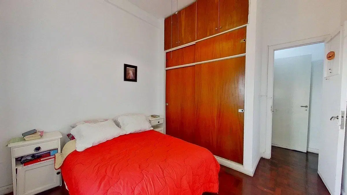 Venta 3 ambientes al frente en esquina - Monserrat 5