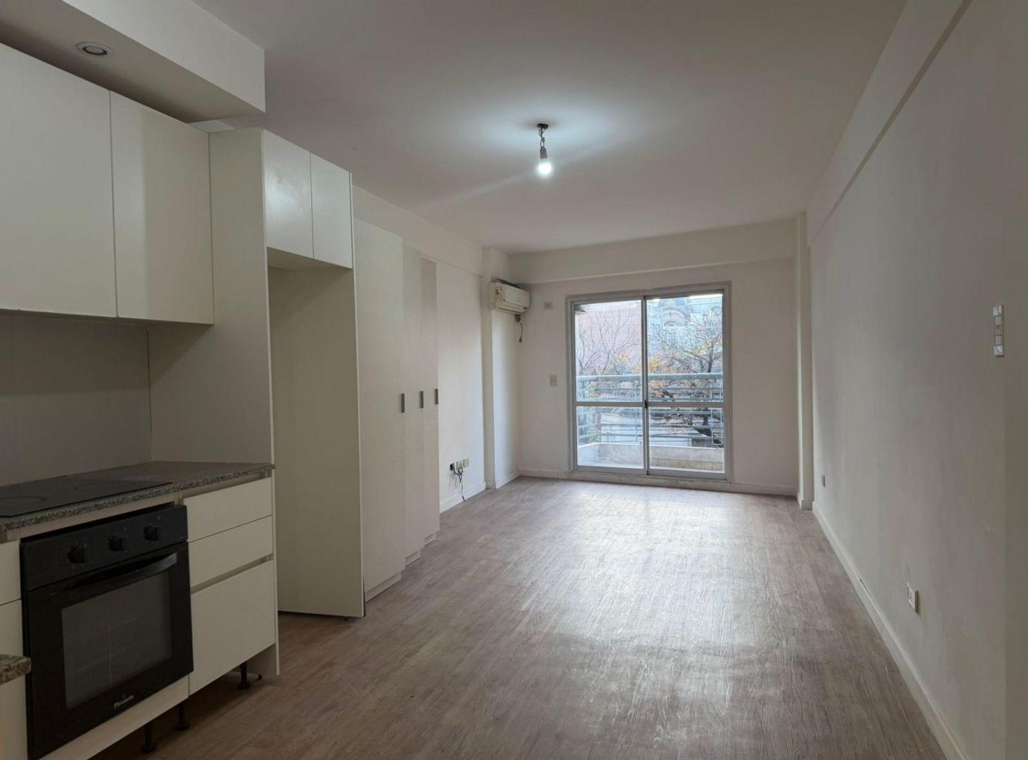 ALQUILER MONOAMBIENTE CON BALCON CABALLITO