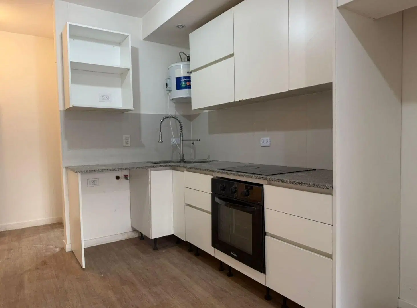 ALQUILER MONOAMBIENTE CON BALCON CABALLITO 4