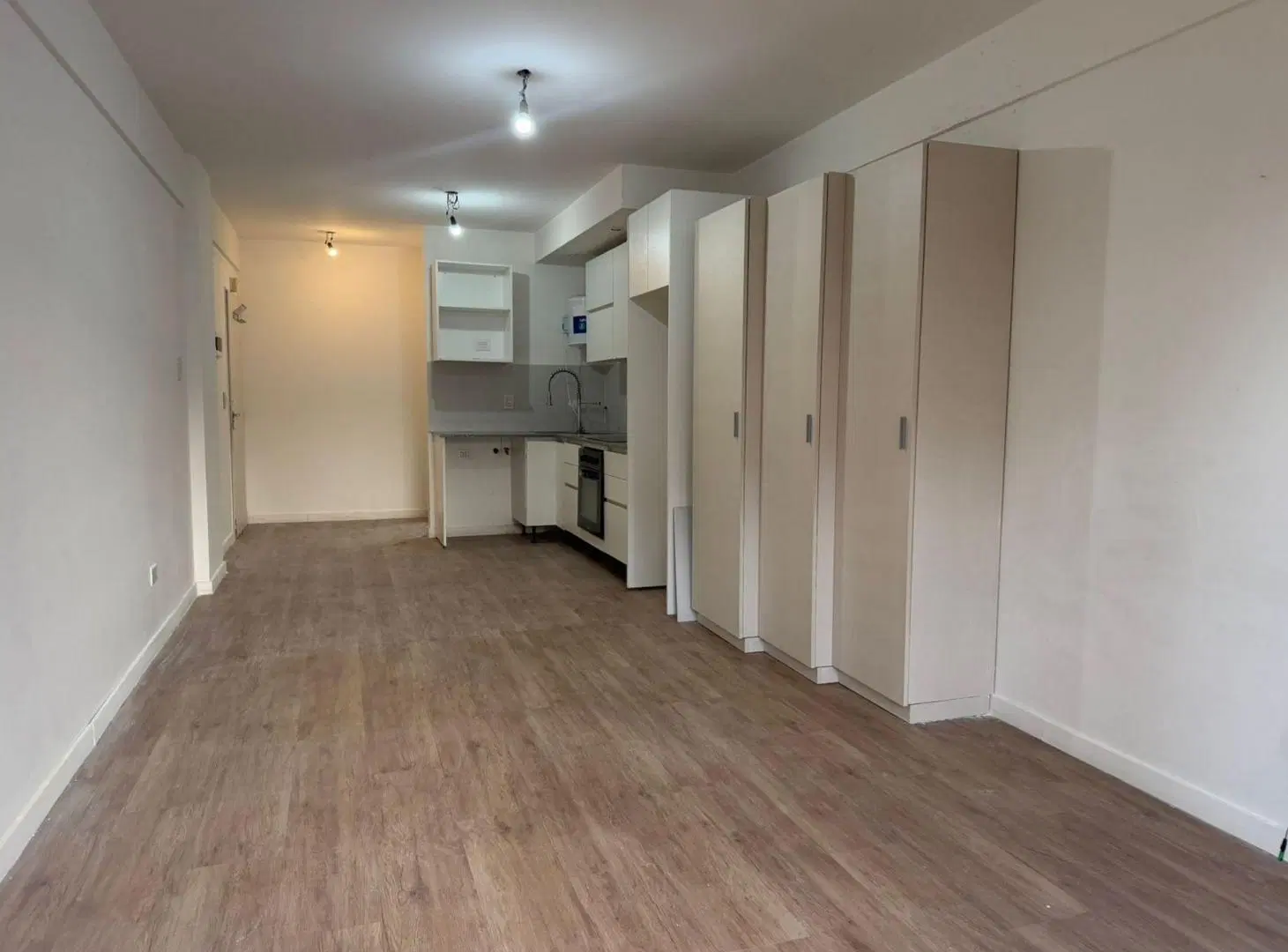 ALQUILER MONOAMBIENTE CON BALCON CABALLITO 3