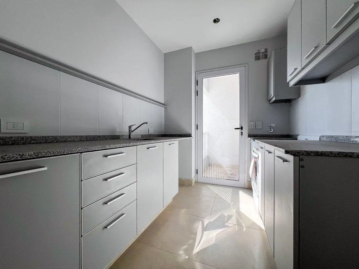 VENTA DEPTO 1 y 1/2 AMB DIV A ESTR BALVANERA 4
