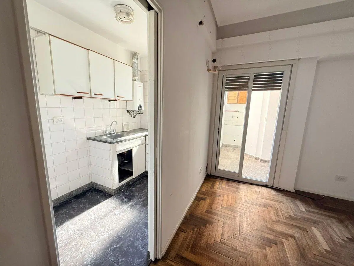 VENTA DPTO. 2 AMBIENTES COGHLAN APTO CRÉDITO. 4