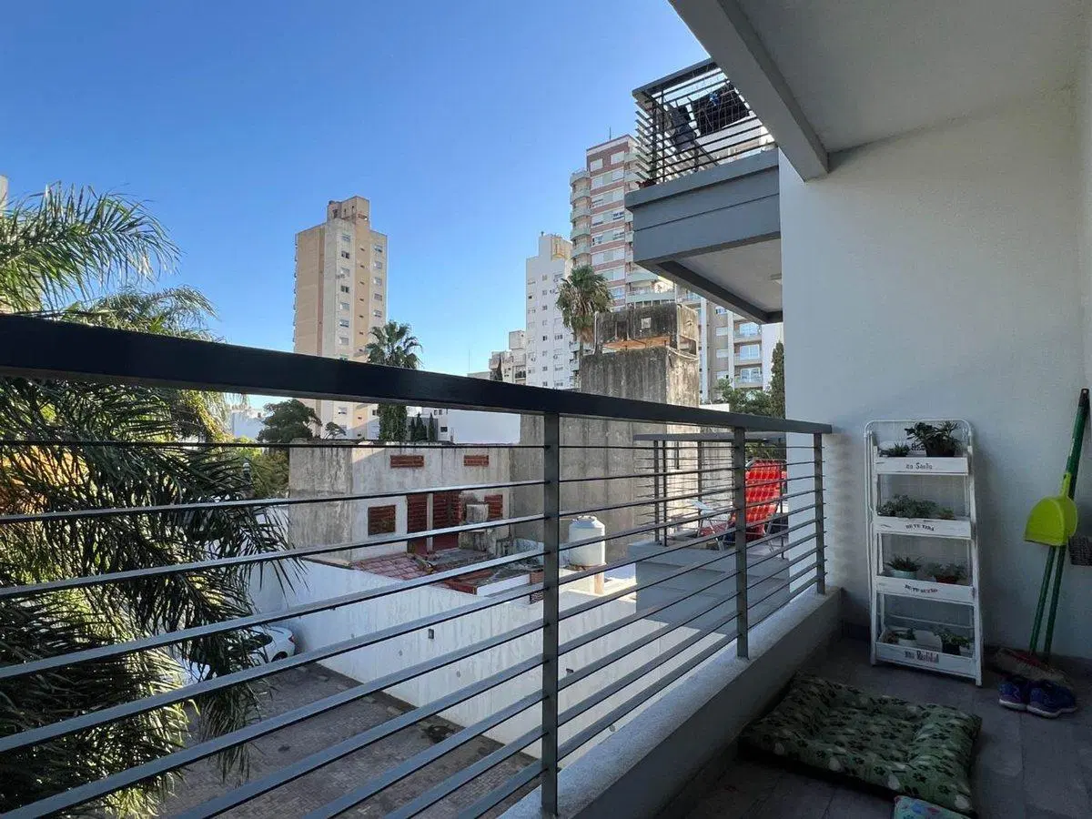 VENTA MONOAMBIENTE CON BALCON IMPECABLE, BANFIELD 3