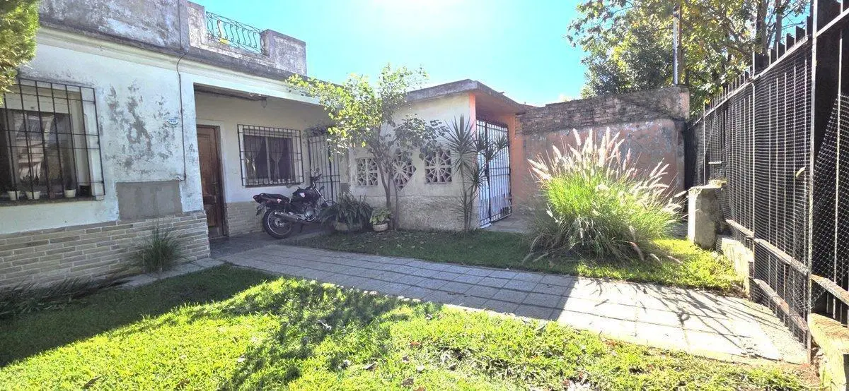 Casa 4 amb/Jardín/cocheras. Única! Caseros 5