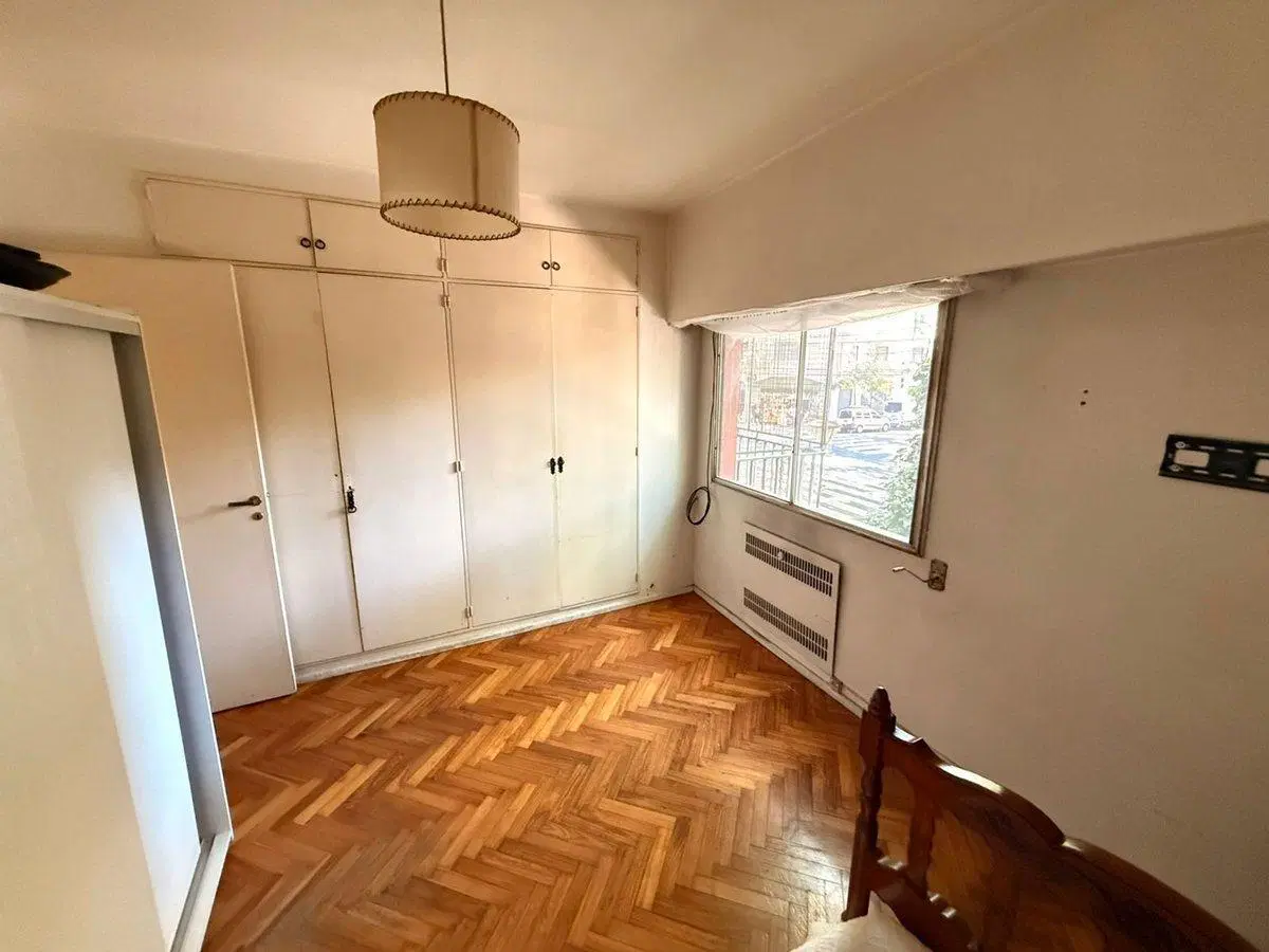 VENTA DPTO. 3 AMB. ALMAGRO CON BALCÓN A. CRÉDITO. 5