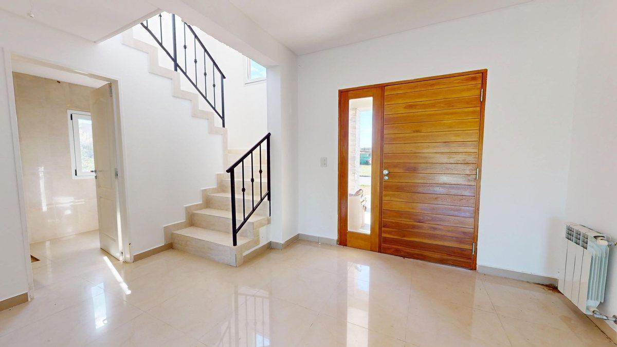 CASA VENTA 5 AMB HARAS STA MARIA ESCOBAR FINANCIA.