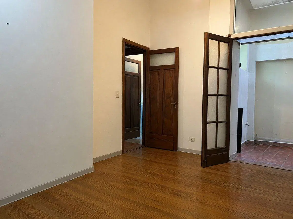 VENTA DEPTO 3 AMB CON ESCRITORIO COCHERA Y PATIO 4