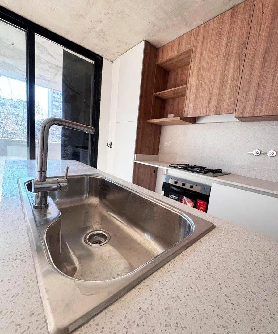 Venta 4 ambientes con balcón y cochera-Caballito 5