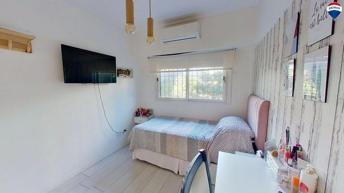 VENTA CASA PARQUE CHACABUCO COCHERA QUINCHO 4 AMB 4