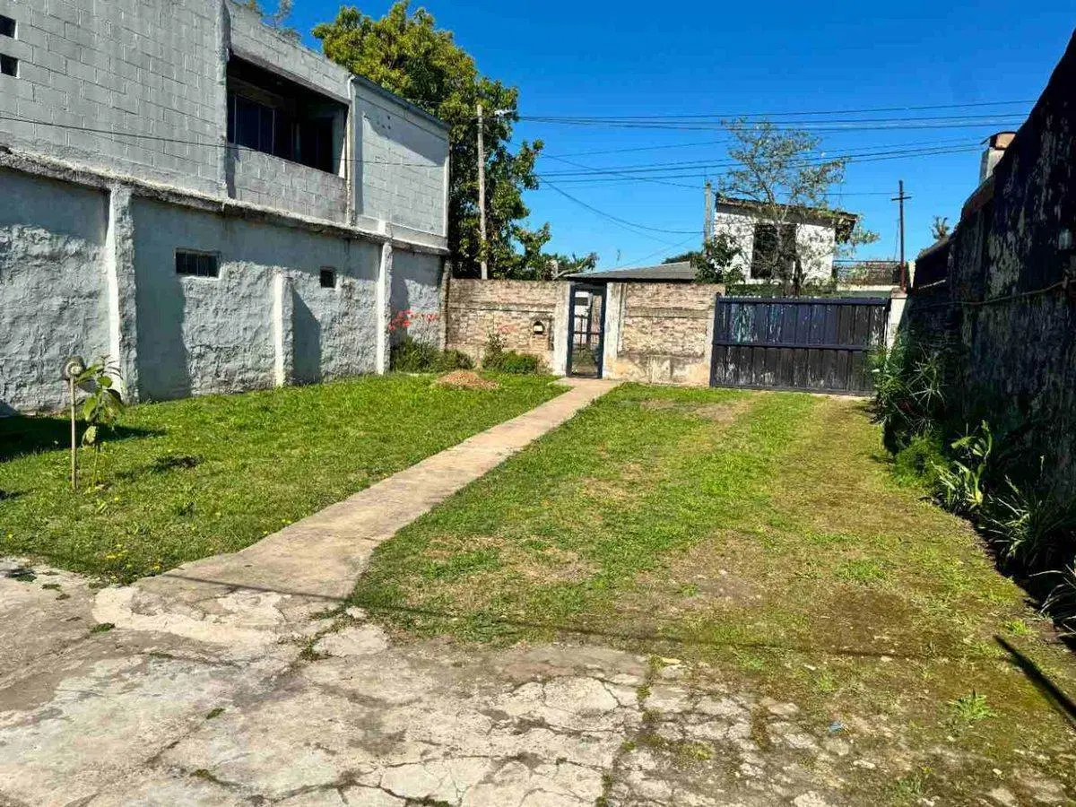 VENTA CASA 3 AMBIENTES CON LOTE LIBRE DE 200M2 3