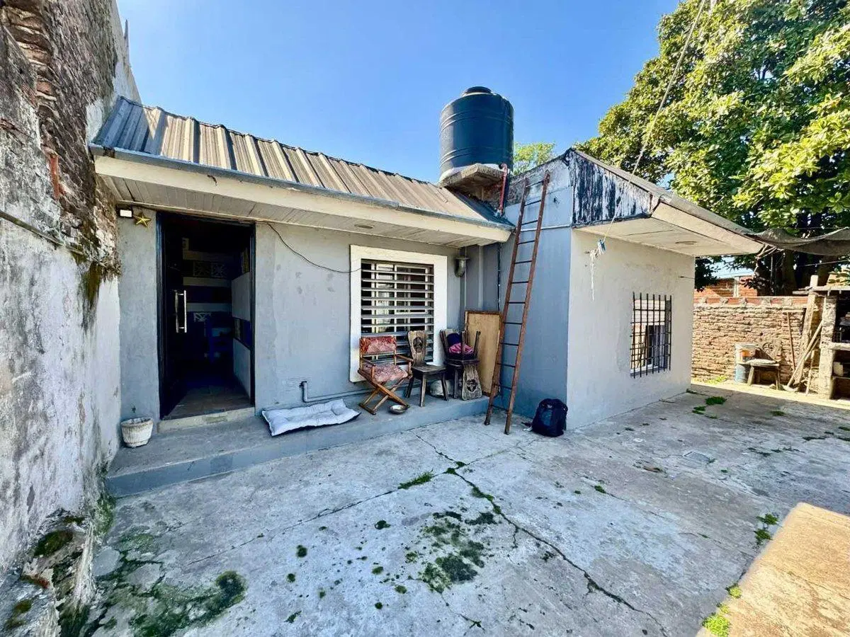 VENTA CASA 3 AMBIENTES CON LOTE LIBRE DE 200M2 5