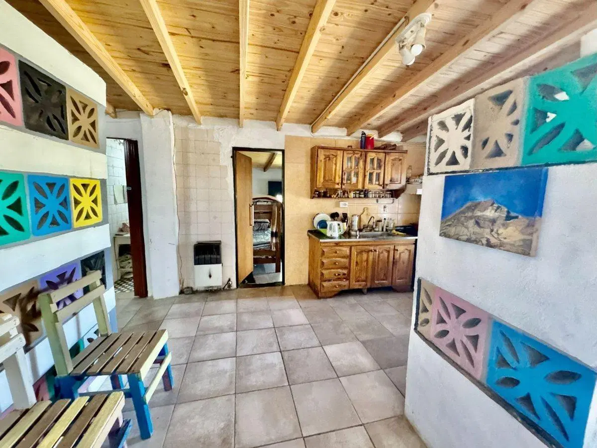 VENTA CASA 3 AMBIENTES CON LOTE LIBRE DE 200M2 3