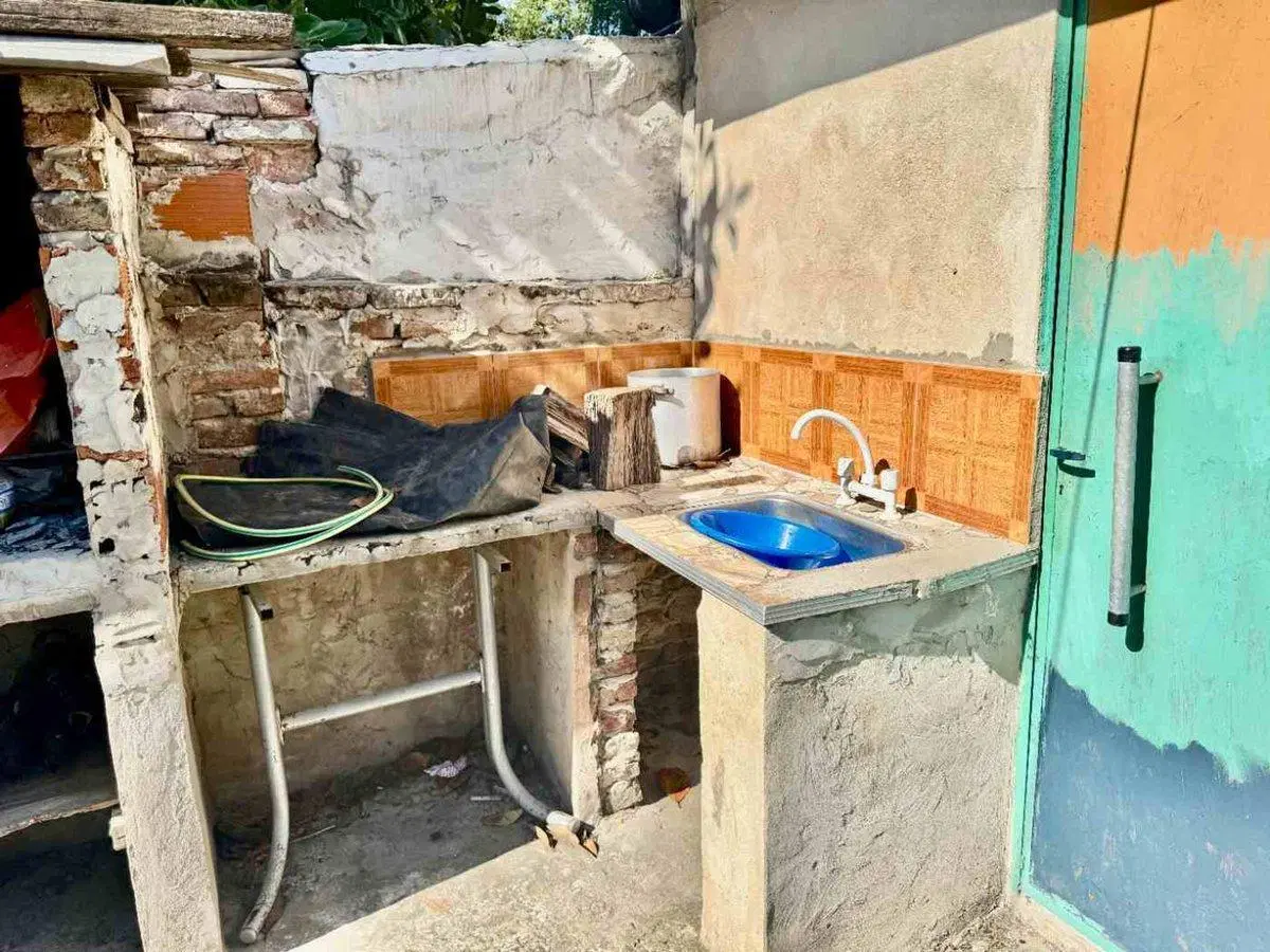 VENTA CASA 3 AMBIENTES CON LOTE LIBRE DE 200M2 4