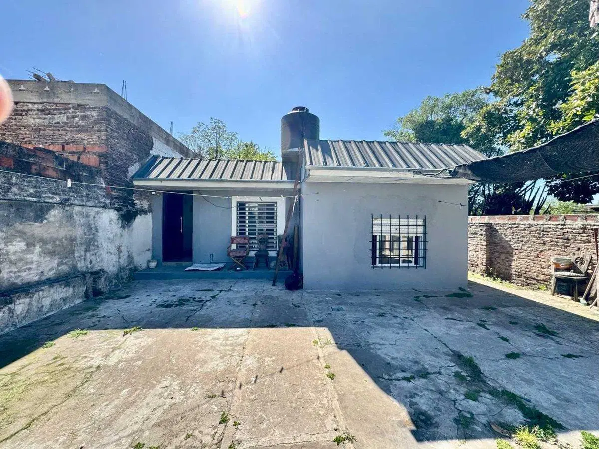 VENTA CASA 3 AMBIENTES CON LOTE LIBRE DE 200M2 5