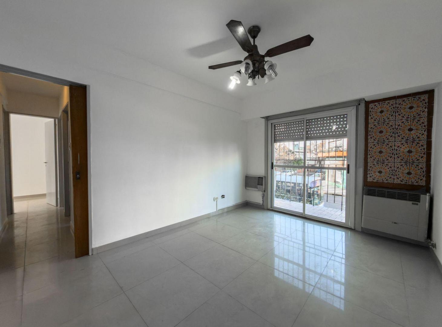 VENTA DEPTO 4 AMBIENTES CON BALCON P PATRICIOS