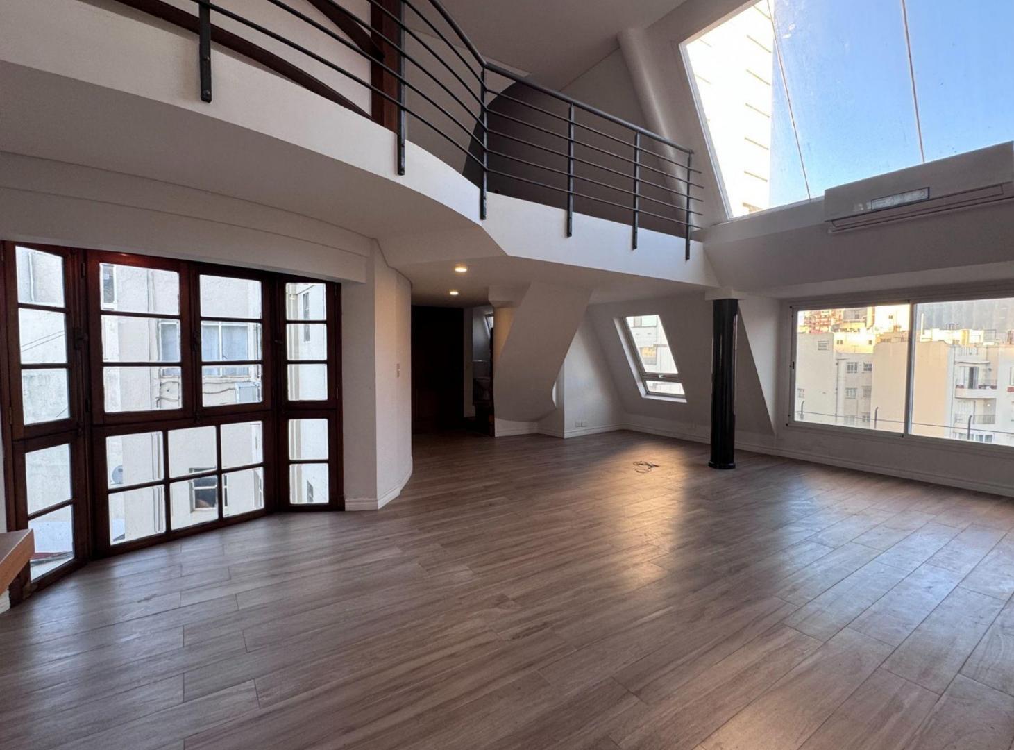 Foto de DUPLEX EN VENTA 5 AMB RETIRO PARRILLA Y TERRAZA, imagen 1