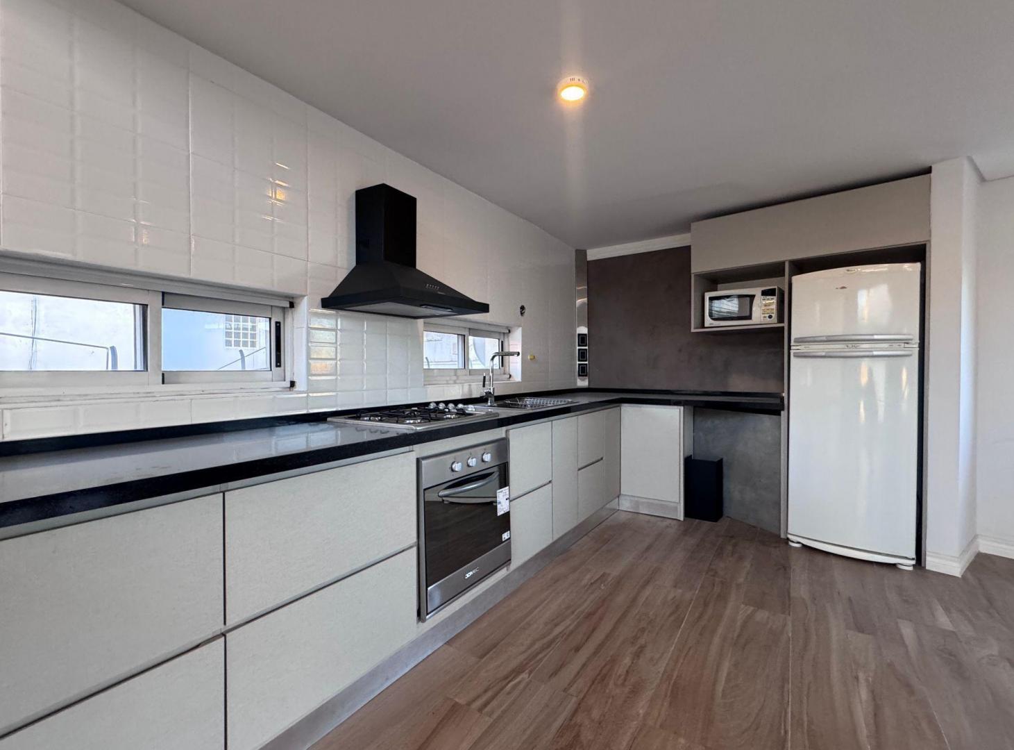 Foto de DUPLEX EN VENTA 5 AMB RETIRO PARRILLA Y TERRAZA, imagen 5