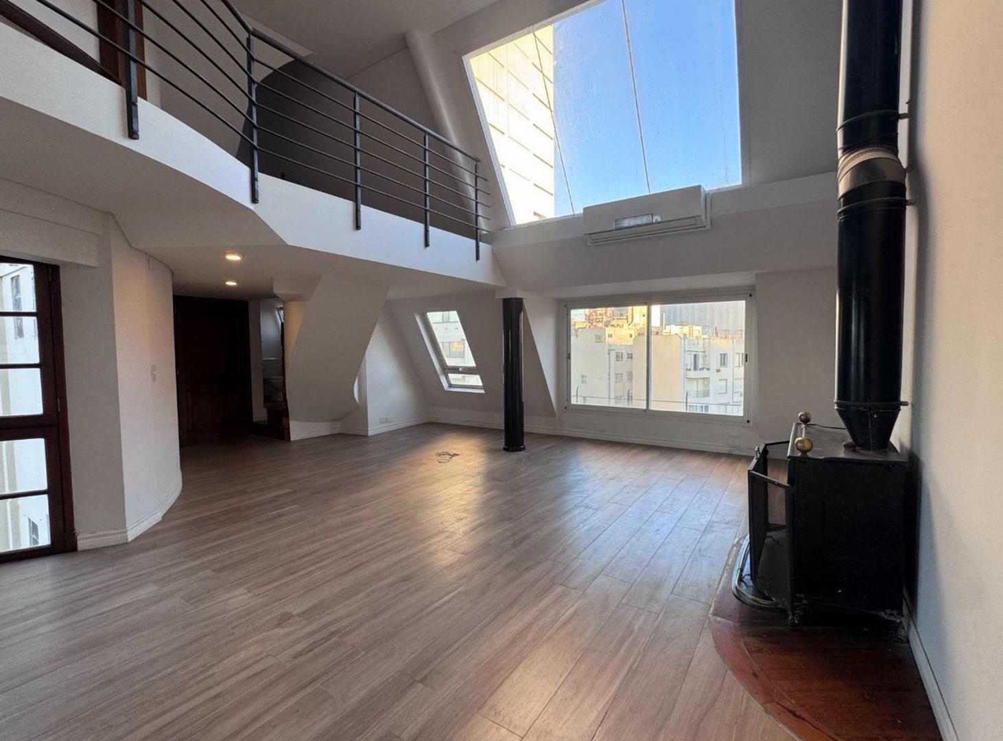Foto de DUPLEX EN VENTA 5 AMB RETIRO PARRILLA Y TERRAZA, imagen 2