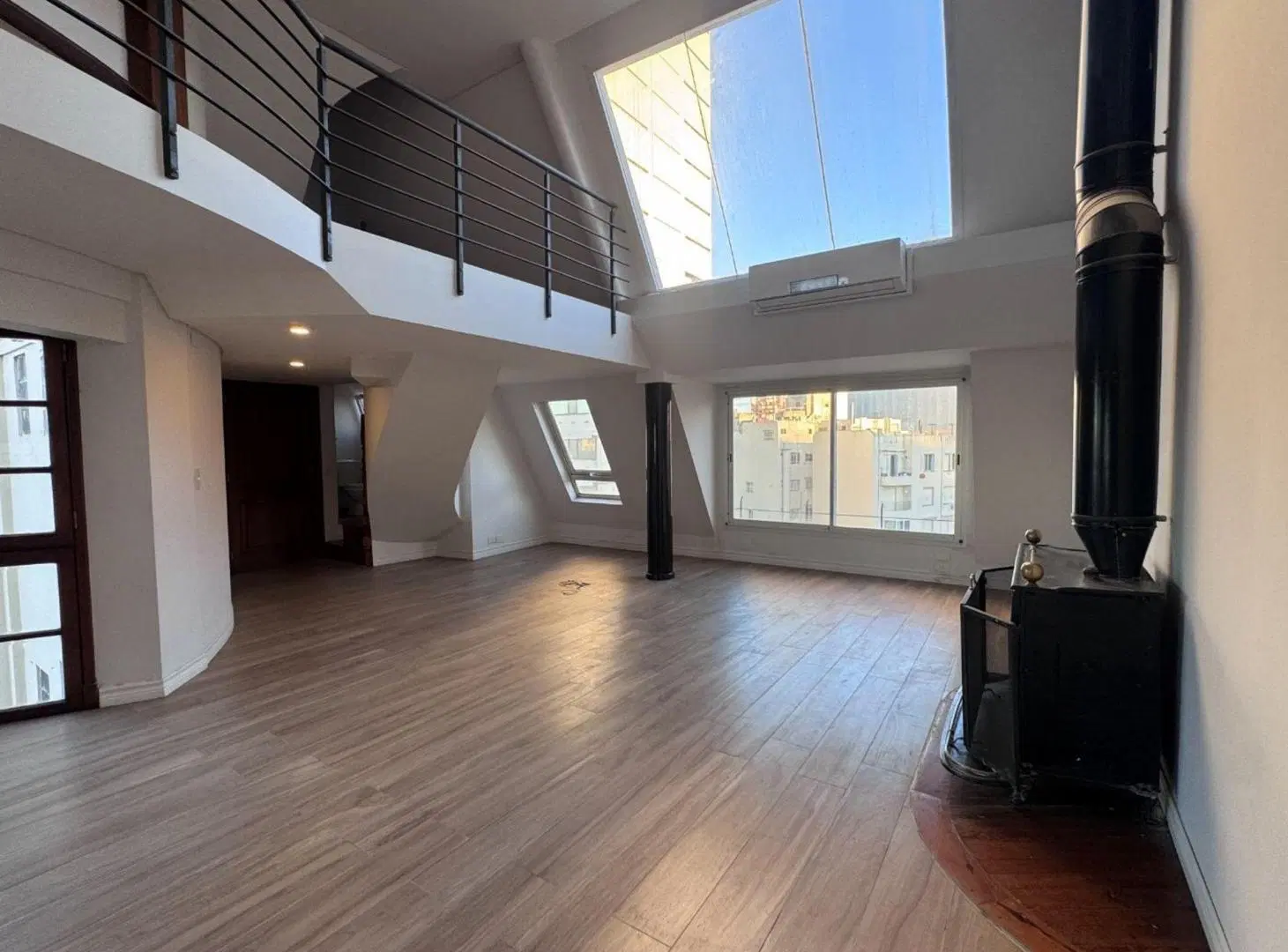 DUPLEX EN VENTA 5 AMB RETIRO PARRILLA Y TERRAZA 2