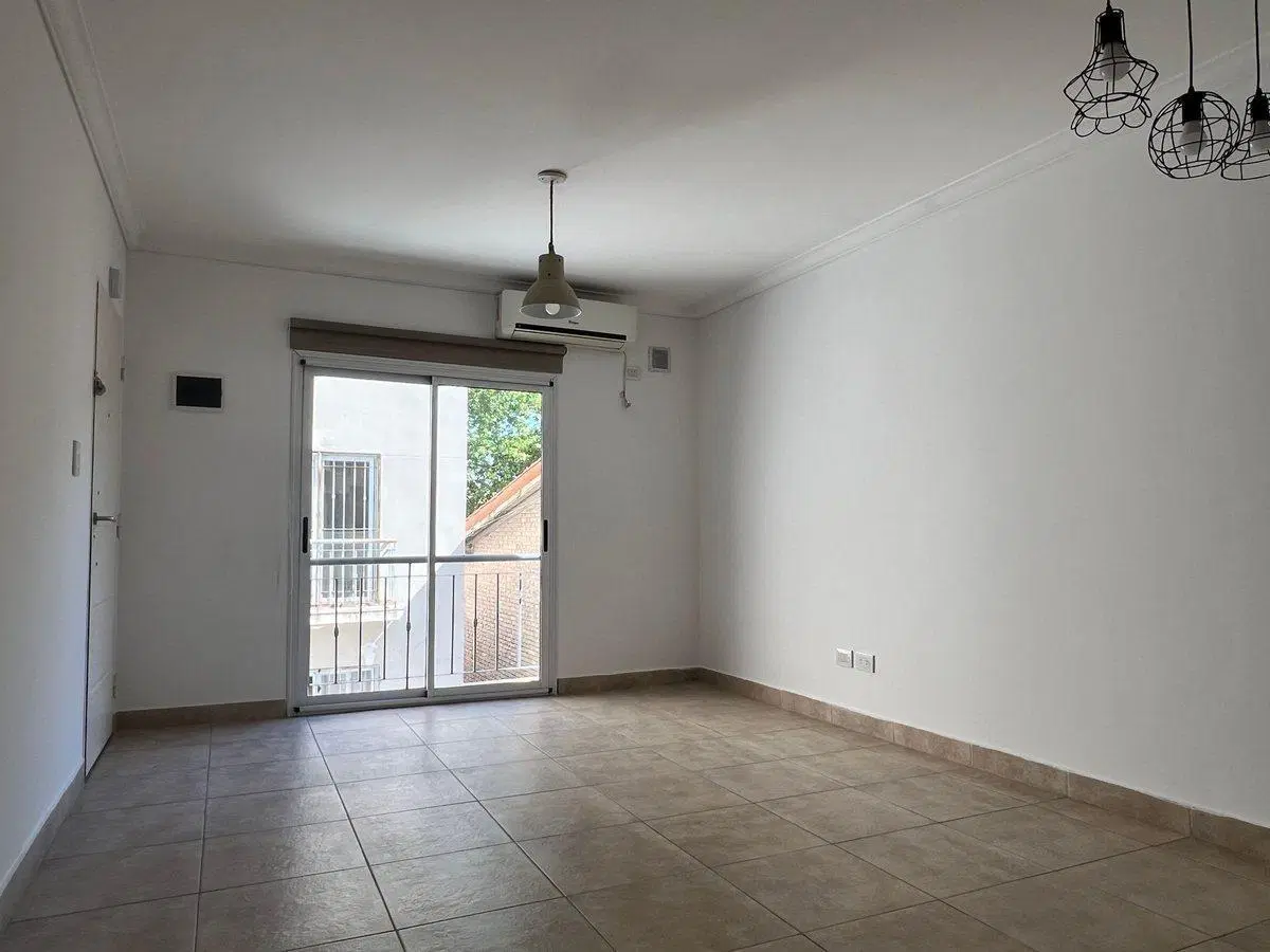 VENTA DEPTO 2 AMB LUMINOSO POSIBILIDAD DE COCHERA 2