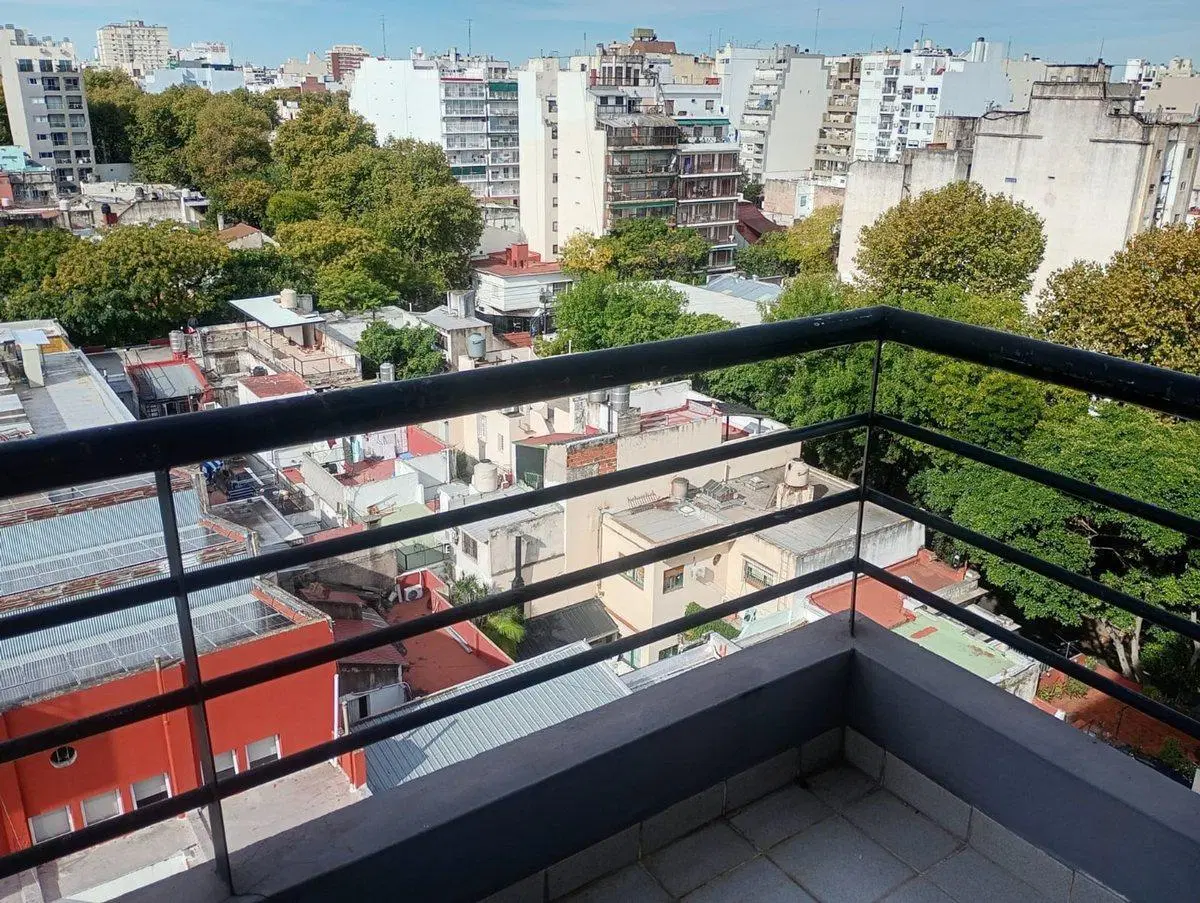 Departamento de tres ambientes con cochera fija 5