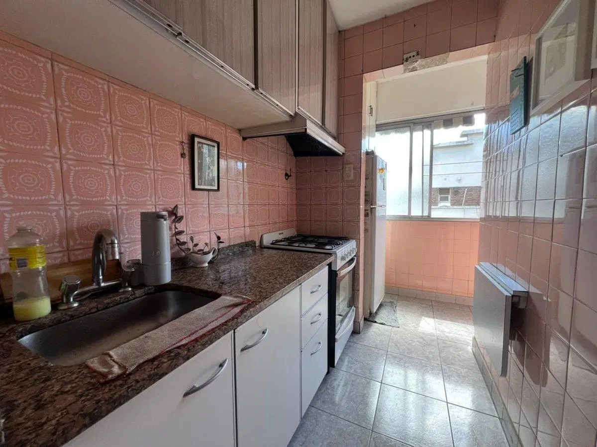 DEPTO 4 AMB EN VENTA CON BALCON PARQUE AVELLANEDA 5