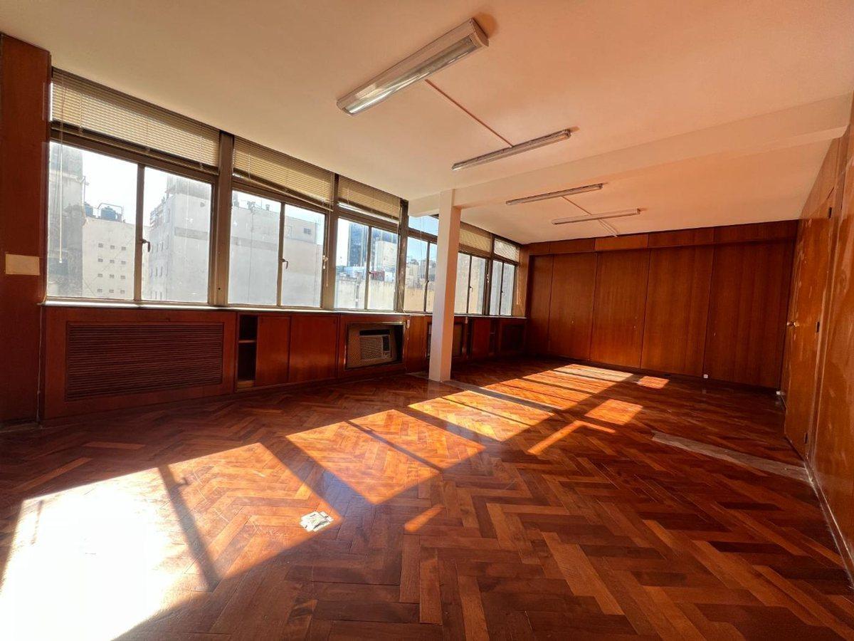Foto de Oficina Centro Av. Rivadavia – Oportunidad, imagen 3