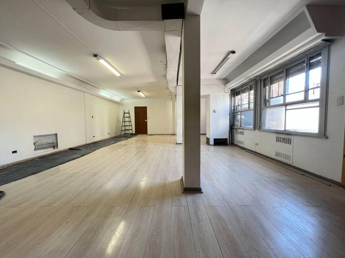Foto de Oficina Centro Av. Rivadavia – Oportunidad, imagen 2