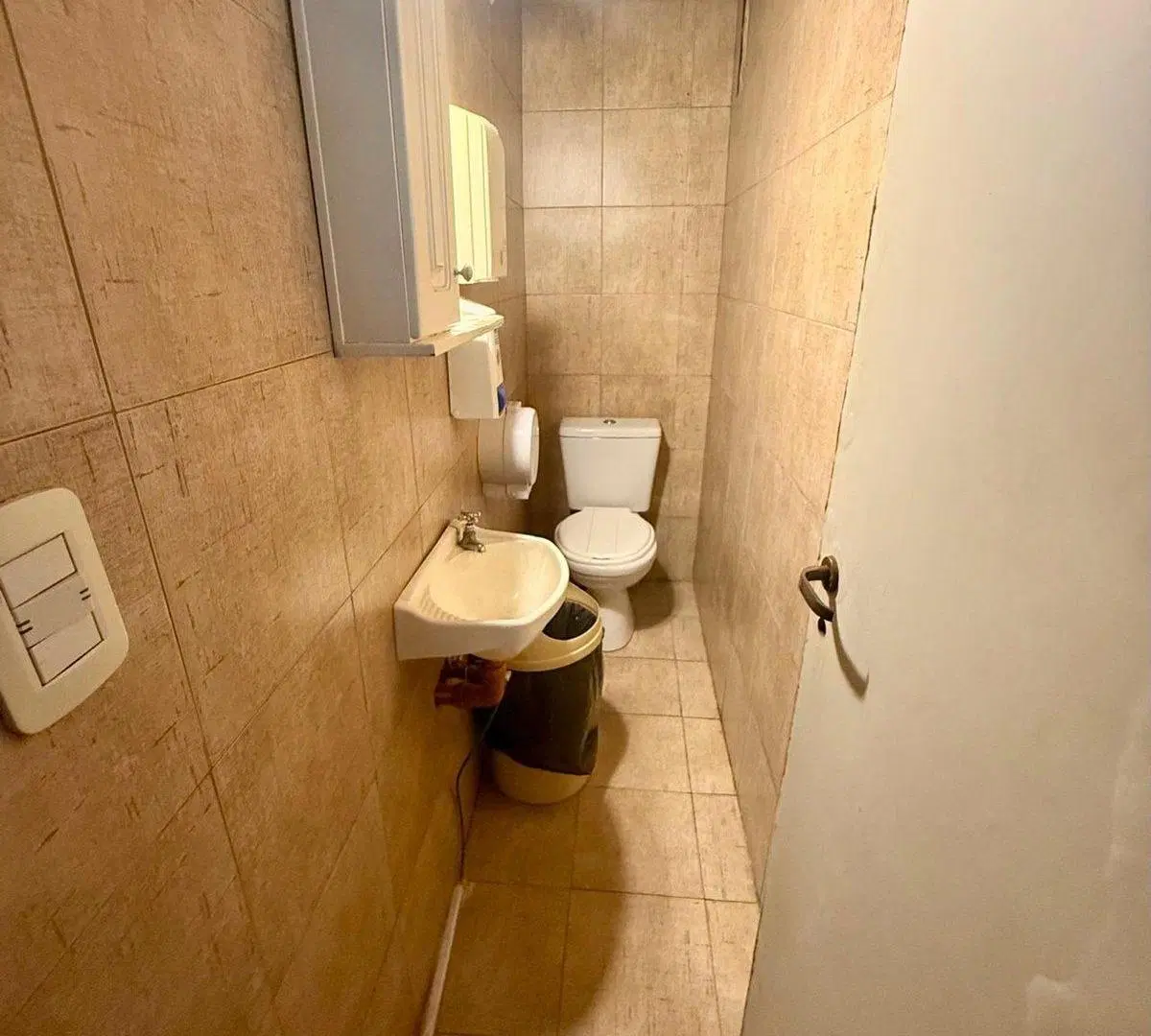 LOCAL COMERCIAL EN VENTA EN MONSERRAT GRAN SOTANO 5