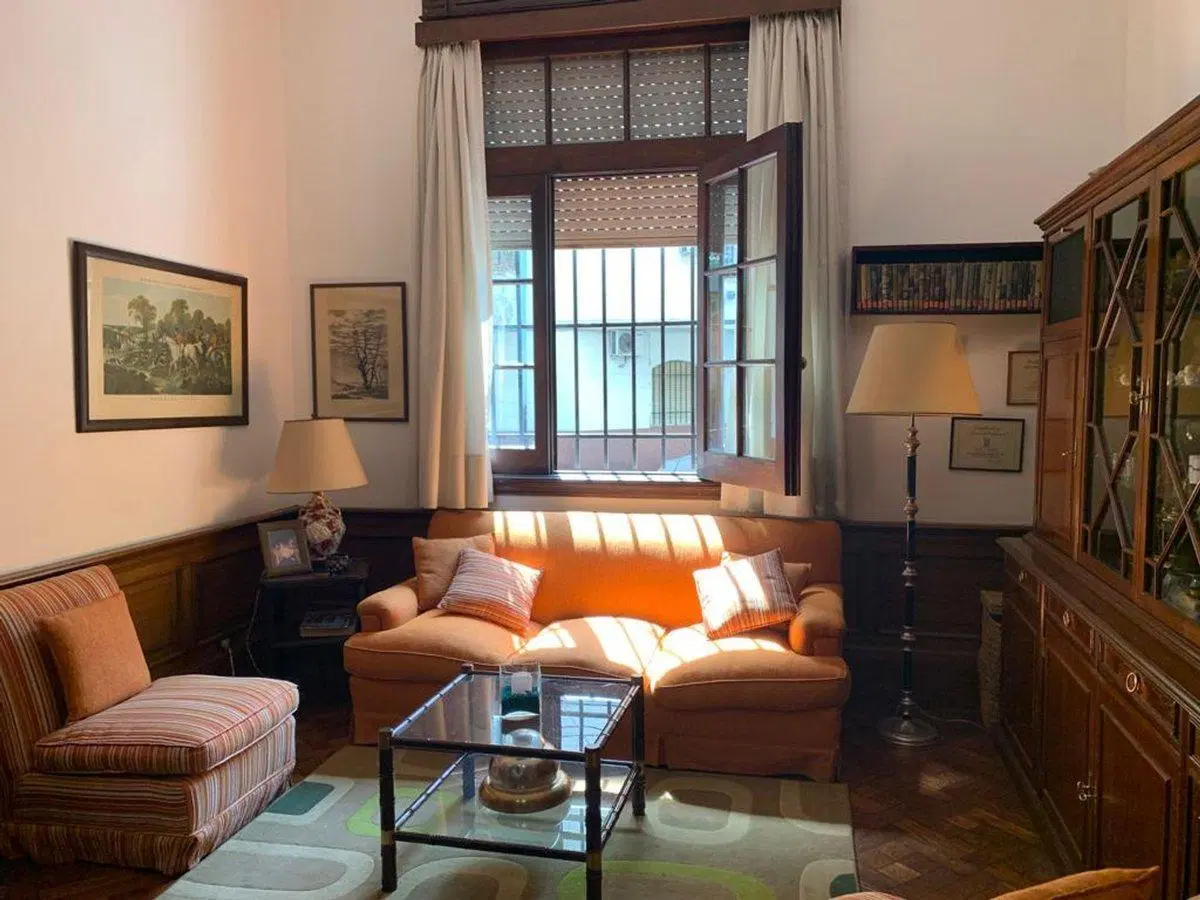 CASA 7 AMBIENTES -COCHERA-ASCENSOR UNIPERSONAL- 2