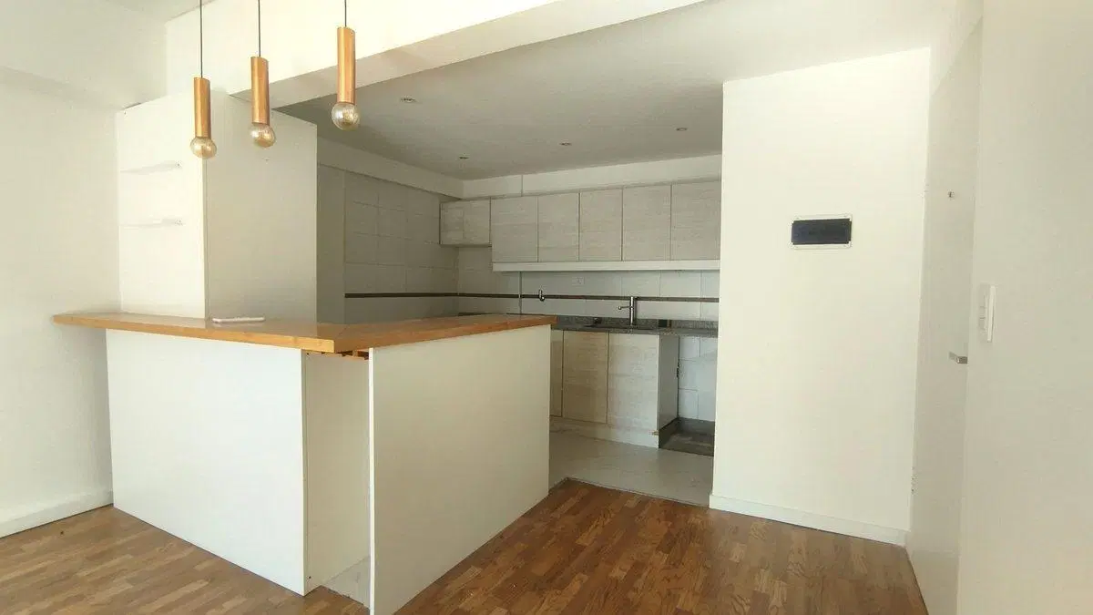 VENTA DEPARTAMENTO CHACARITA 3 AMB BALCON LUMINOSO 5