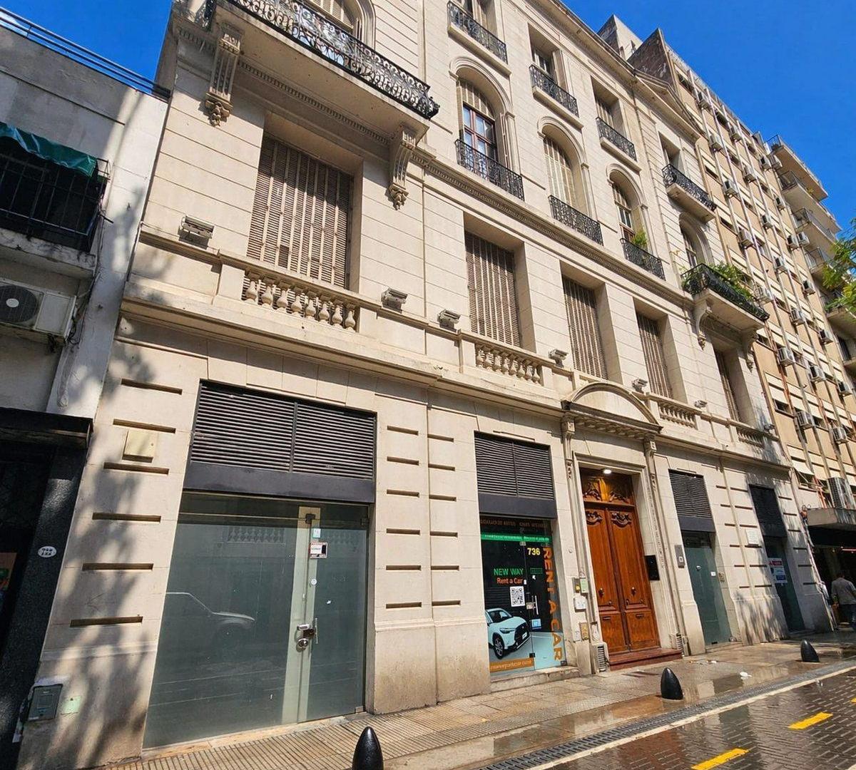 Venta Local Deposito oficinas Retiro a refaccionar
