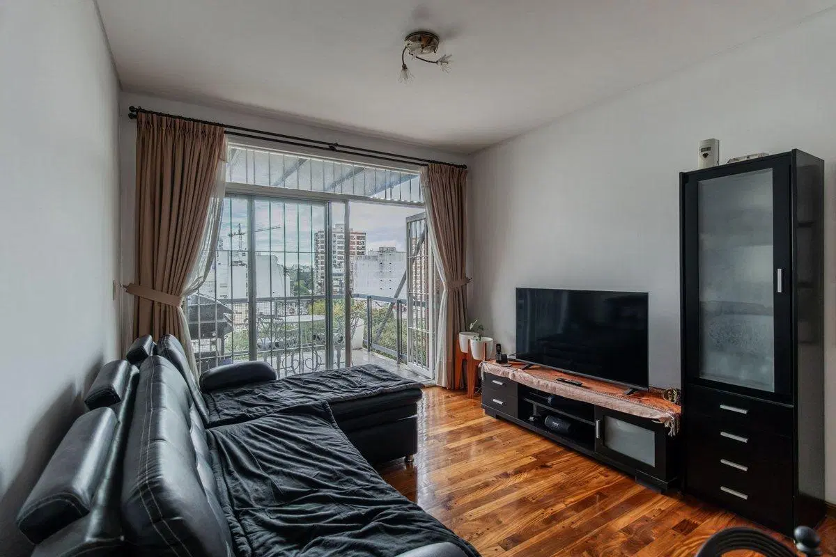 EXCLUSIVO PISO DE 3 AMB CON BALCON EN CABALLITO 3