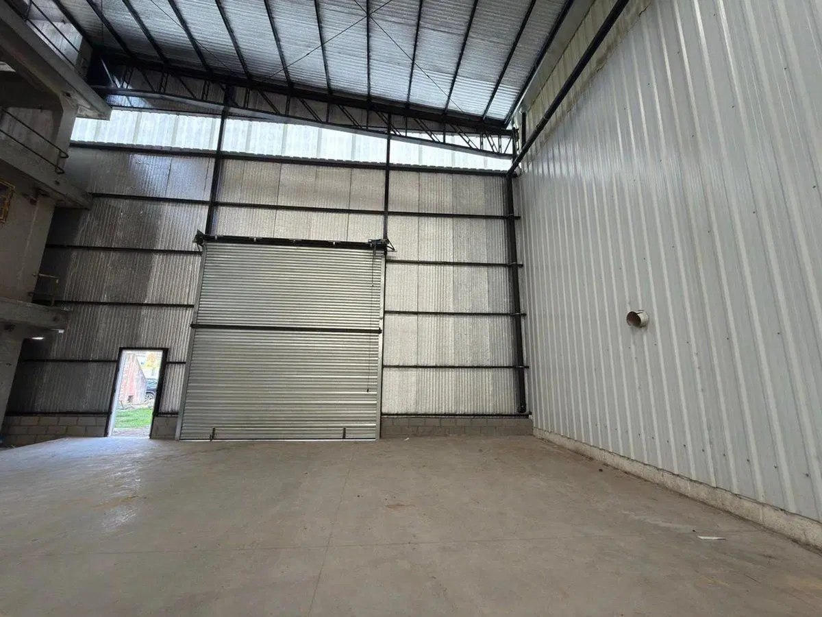 GALPON VENTA 1900m2 FINANCIA P.IND MORENO ESTRENAR 4