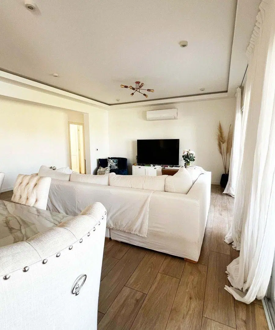 VENTA SAN SEBASTIAN CASA AREA 8 5 AMBIENTES PILETA 5