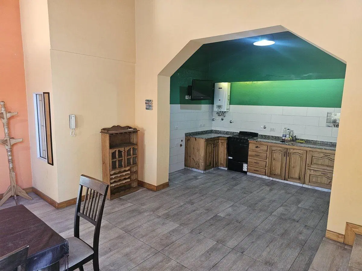 VENTA CASA 5 AMB CON 2 COCHERAS POMPEYA 2