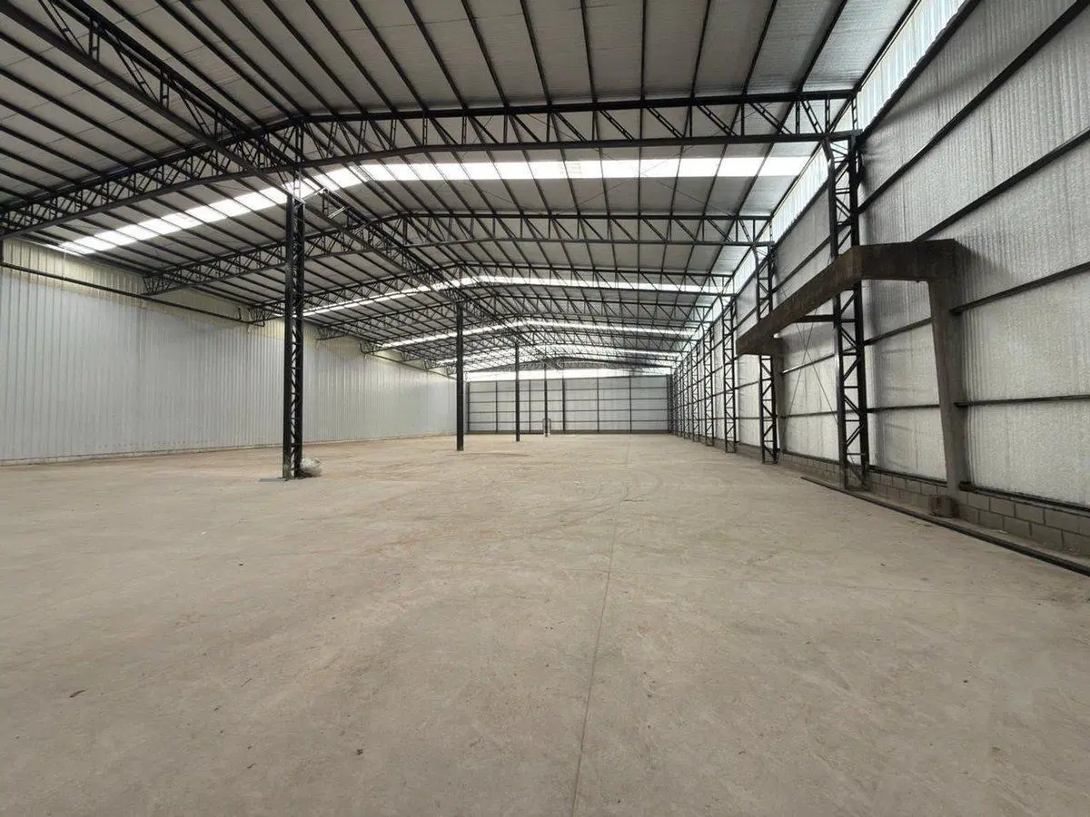 GALPON 1900m2  ALQUILER  P.INDUS  MORENO ESTRENAR 3