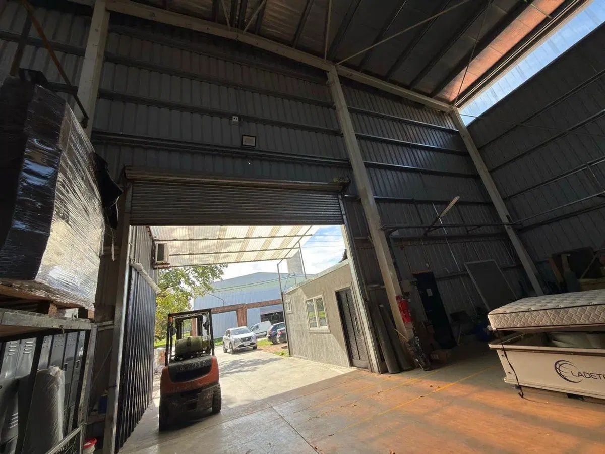 VENTA GALPON 1024m2 OFIC ENTREPISO PQUE IND MORENO 3