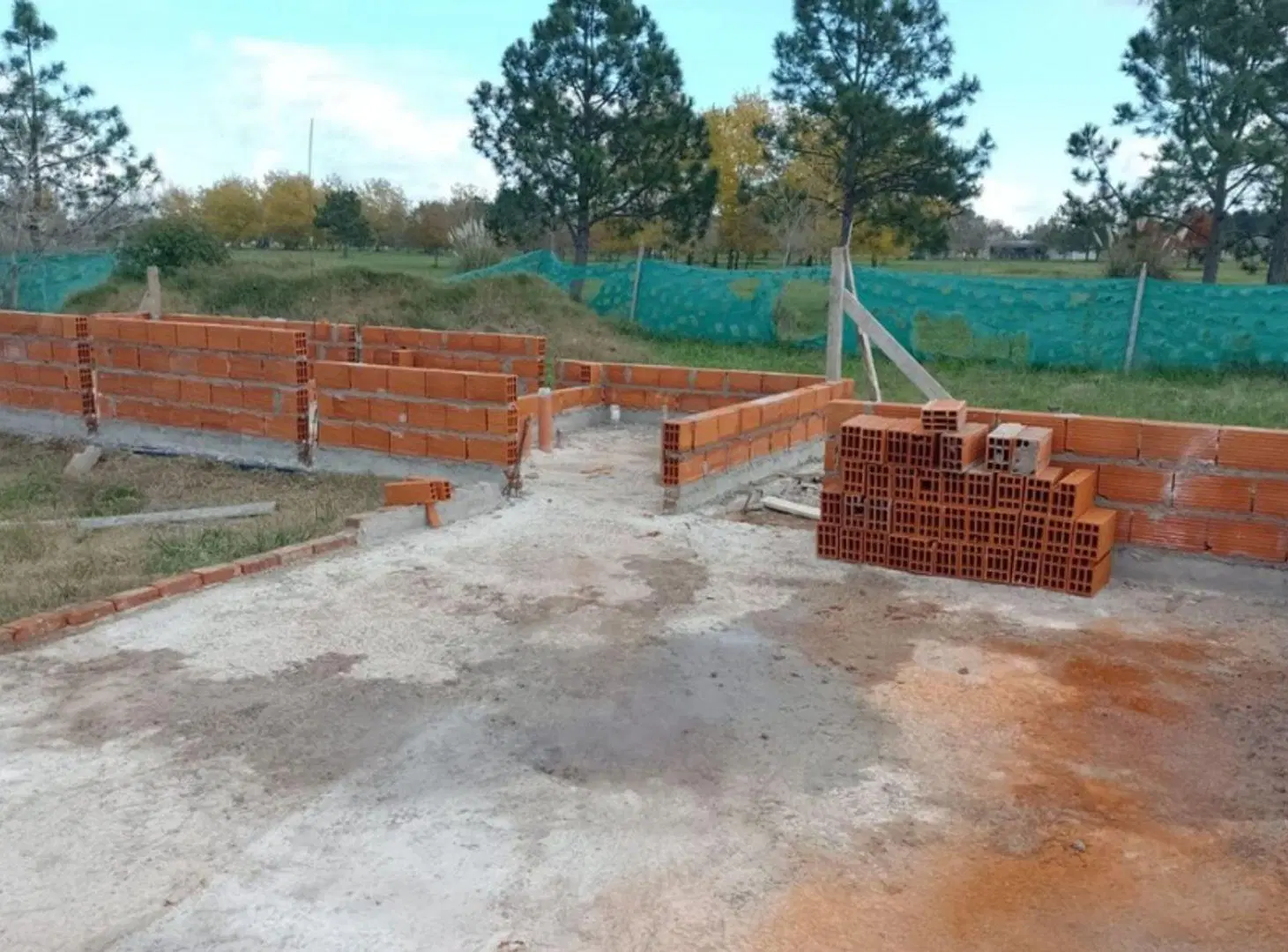 VENTA LOTE TERRENO CON OBRA INICIADA CLUB DE CAMPO 5