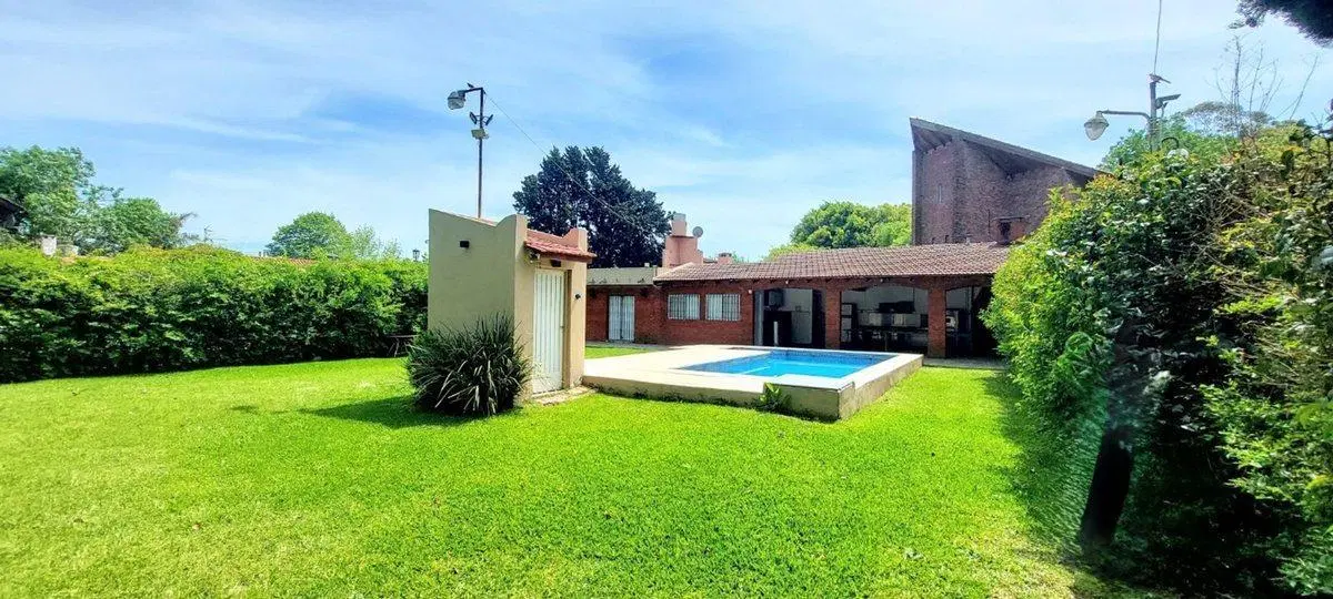 CASA 4 AMB VENTA  EL TREBOL PARQUE QUINCHO PISCINA 2