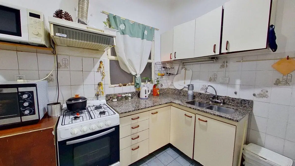 Venta 3 ambientes al frente Apto Crédito Monserrat 4