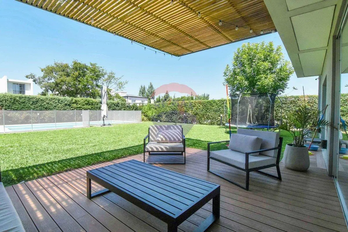 VENTA CASA PILAR DEL ESTE SANTA GUADALUPE PILETA 5