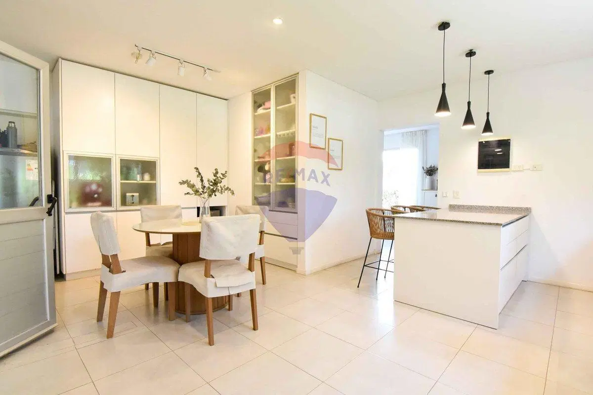 VENTA CASA PILAR DEL ESTE SANTA GUADALUPE PILETA 4