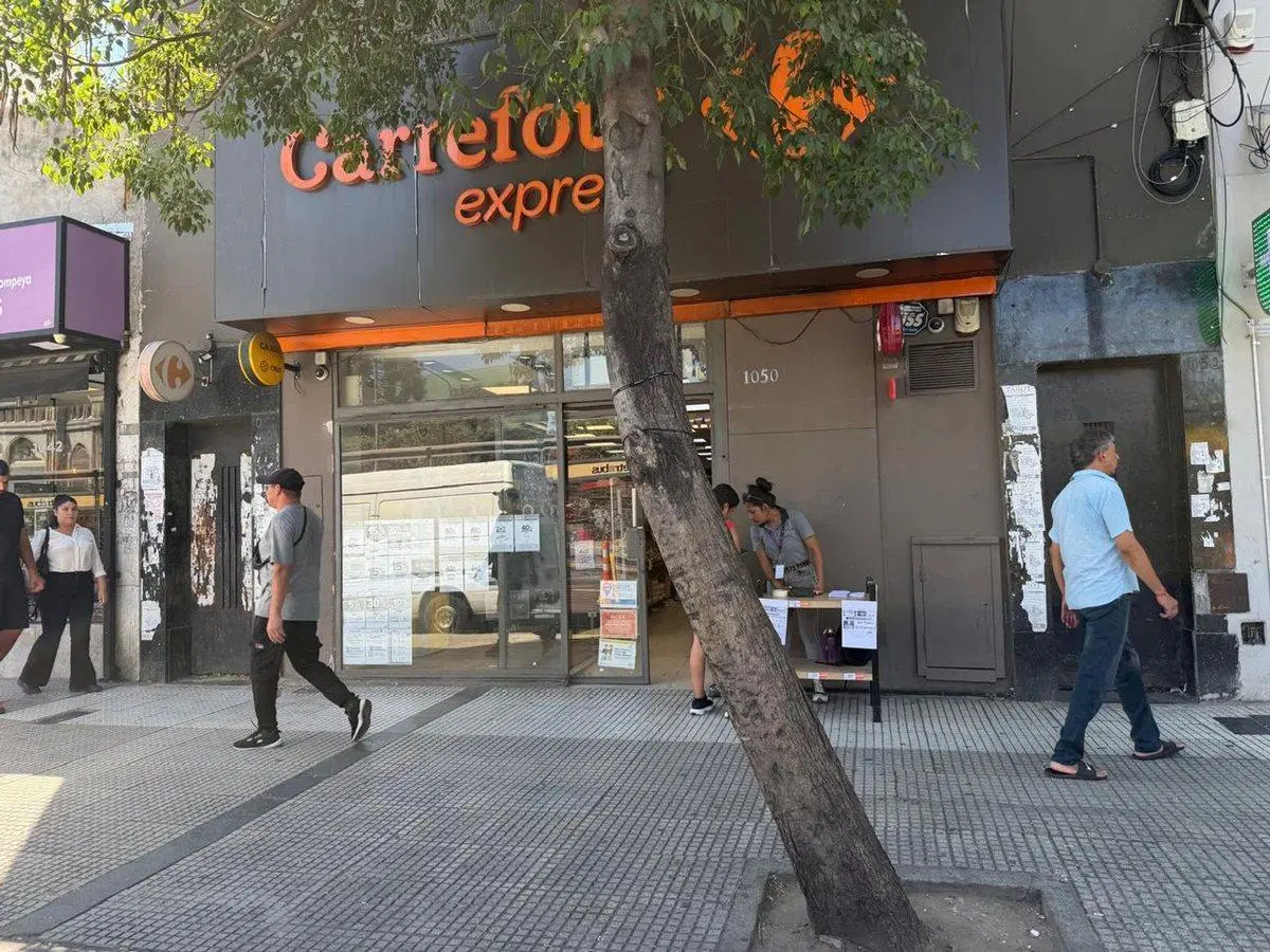 VENTA LOTE EN LA MEJOR ZONA COMERCIAL DE POMPEYA 2