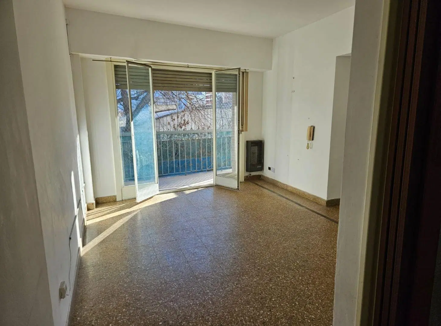 ALQUILER DEP. 3 AMB. CABALLITO A LA CALLE C BALCON 3