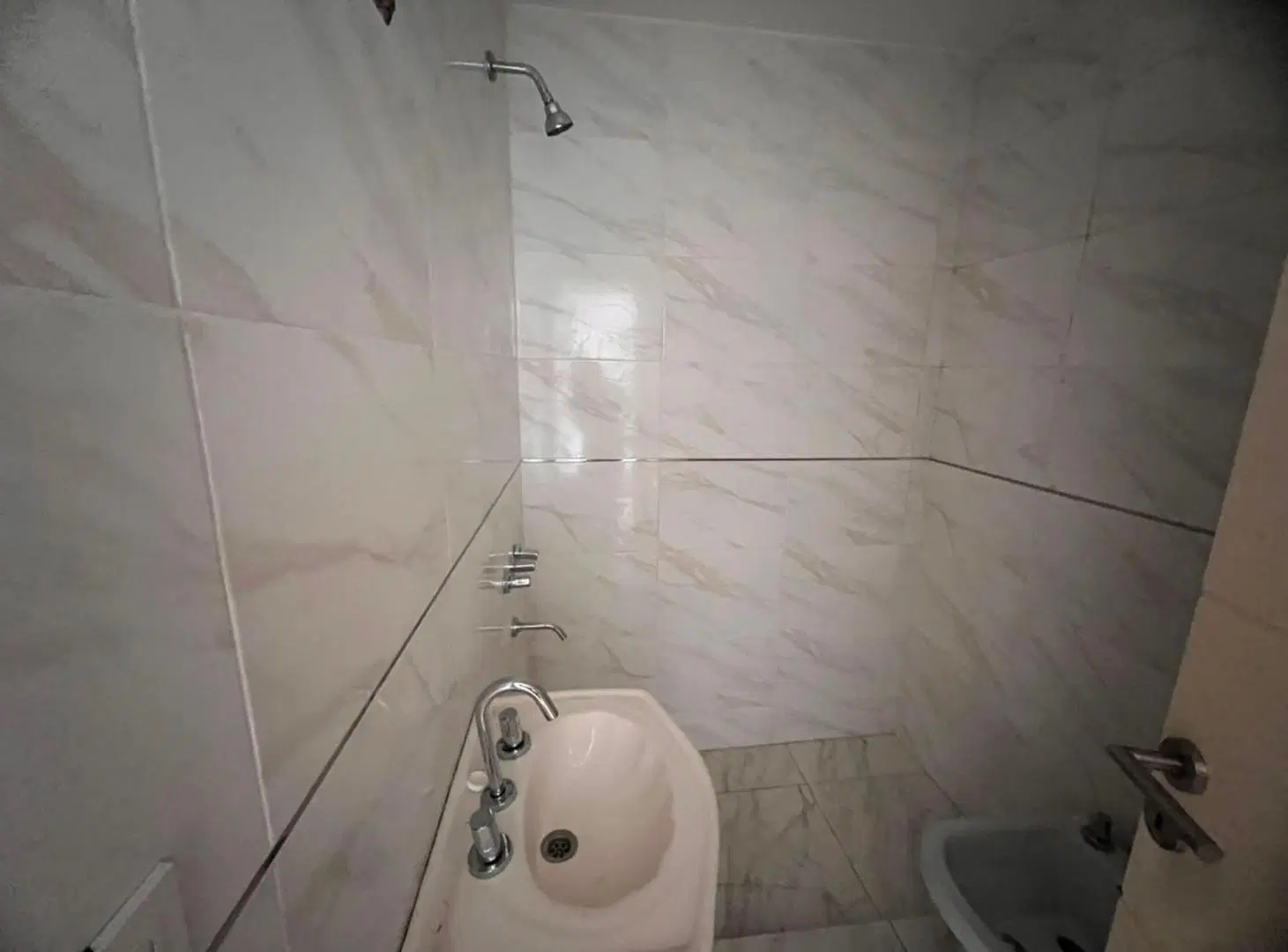 ALQUILER PH 2 AMB CON BALCON SIN EXPENSAS GERLI 5